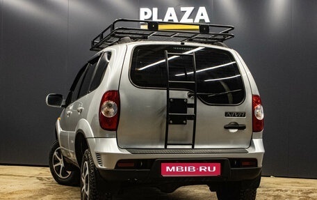 Chevrolet Niva I рестайлинг, 2010 год, 589 000 рублей, 4 фотография