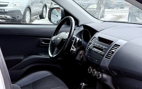 Mitsubishi Outlander III рестайлинг 3, 2010 год, 1 199 990 рублей, 11 фотография