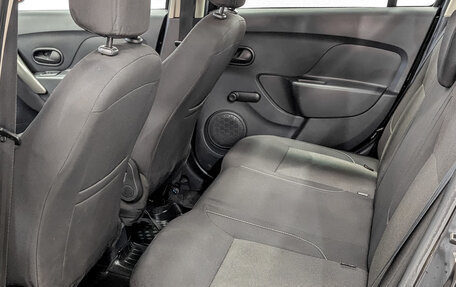 Renault Logan II, 2019 год, 1 240 000 рублей, 12 фотография