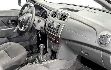 Renault Logan II, 2019 год, 1 240 000 рублей, 11 фотография