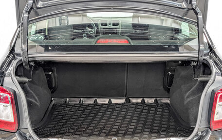 Renault Logan II, 2019 год, 1 240 000 рублей, 10 фотография