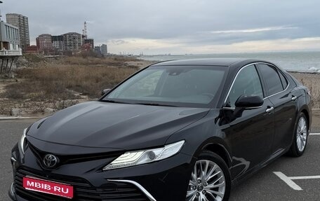 Toyota Camry, 2018 год, 2 370 000 рублей, 1 фотография