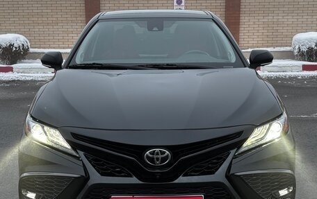 Toyota Camry, 2021 год, 1 880 000 рублей, 1 фотография