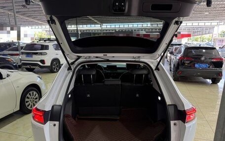 Honda Vezel, 2023 год, 2 100 000 рублей, 7 фотография