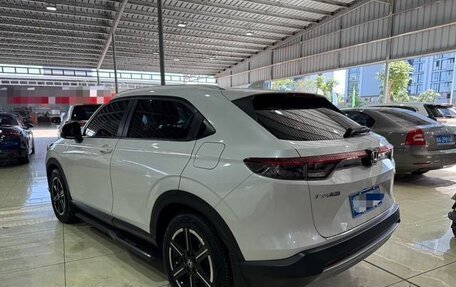 Honda Vezel, 2023 год, 2 100 000 рублей, 6 фотография