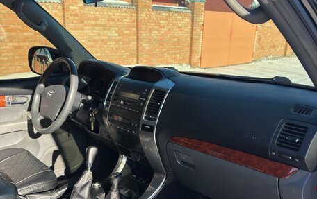 Toyota Land Cruiser Prado 120 рестайлинг, 2004 год, 1 790 000 рублей, 10 фотография