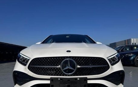 Mercedes-Benz A-Класс, 2022 год, 2 100 000 рублей, 2 фотография