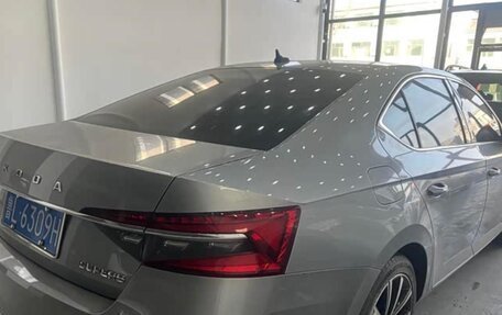 Skoda Superb III рестайлинг, 2023 год, 2 100 000 рублей, 4 фотография