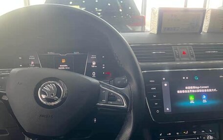 Skoda Superb III рестайлинг, 2023 год, 2 100 000 рублей, 8 фотография