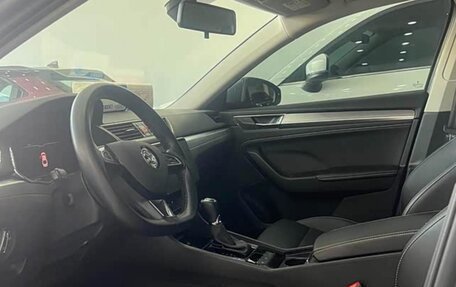 Skoda Superb III рестайлинг, 2023 год, 2 100 000 рублей, 10 фотография