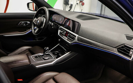 BMW 3 серия, 2020 год, 4 450 000 рублей, 24 фотография