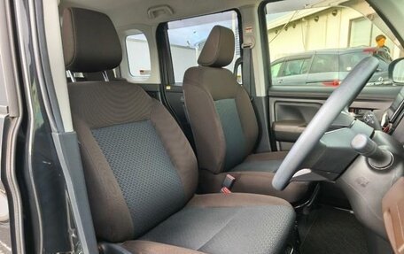 Toyota Roomy I, 2022 год, 1 010 000 рублей, 13 фотография