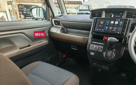 Toyota Roomy I, 2022 год, 1 010 000 рублей, 9 фотография