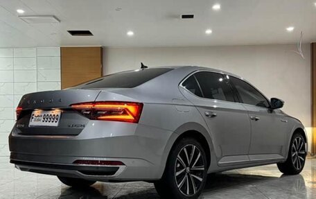 Skoda Superb III рестайлинг, 2023 год, 2 069 100 рублей, 5 фотография