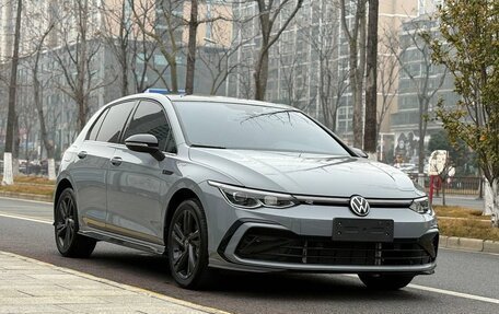 Volkswagen Golf VIII, 2023 год, 2 550 000 рублей, 1 фотография