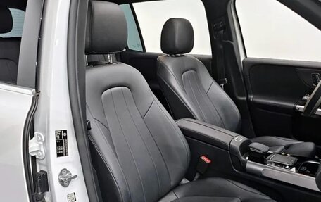 Mercedes-Benz GLB, 2022 год, 2 810 000 рублей, 16 фотография