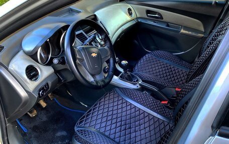 Chevrolet Cruze II, 2009 год, 625 000 рублей, 9 фотография