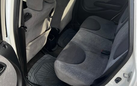 Honda Fit III, 2001 год, 380 000 рублей, 13 фотография