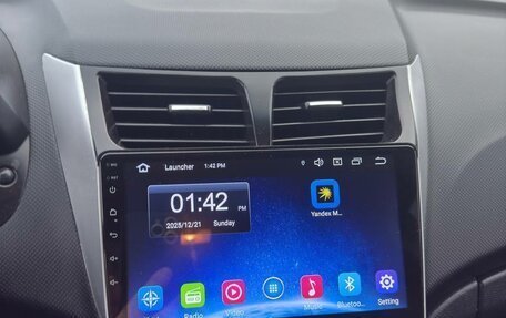 Hyundai Solaris II рестайлинг, 2015 год, 800 000 рублей, 12 фотография