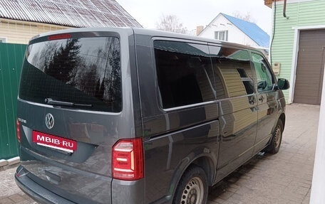 Volkswagen Multivan T6 рестайлинг, 2019 год, 3 800 000 рублей, 9 фотография