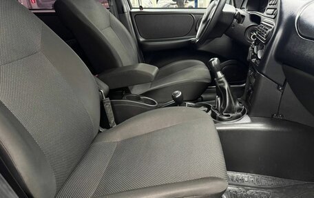 Chevrolet Niva I рестайлинг, 2018 год, 837 500 рублей, 16 фотография