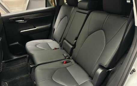 Toyota Highlander, 2025 год, 5 850 000 рублей, 22 фотография