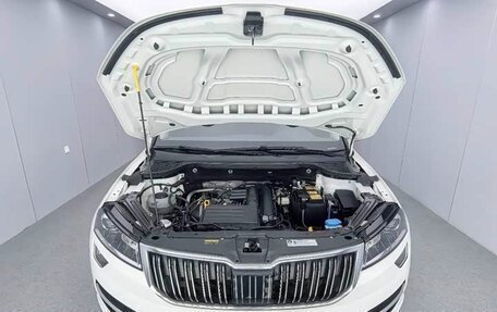 Skoda Karoq I, 2022 год, 2 100 000 рублей, 4 фотография