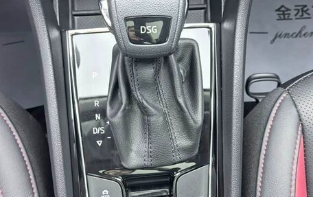 Skoda Karoq I, 2022 год, 2 100 000 рублей, 11 фотография