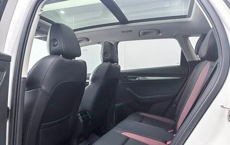 Skoda Karoq I, 2022 год, 2 100 000 рублей, 12 фотография