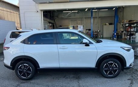 Honda Vezel, 2022 год, 2 070 000 рублей, 4 фотография