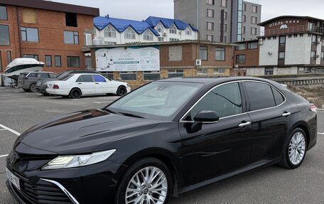 Toyota Camry, 2018 год, 2 370 000 рублей, 2 фотография