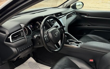 Toyota Camry, 2018 год, 2 370 000 рублей, 8 фотография