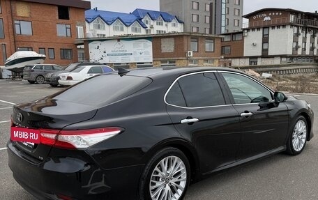 Toyota Camry, 2018 год, 2 370 000 рублей, 6 фотография