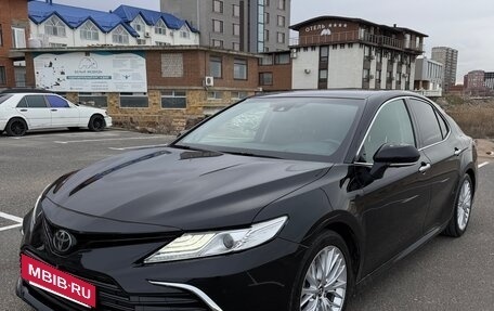 Toyota Camry, 2018 год, 2 370 000 рублей, 3 фотография