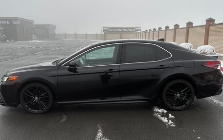 Toyota Camry, 2021 год, 1 880 000 рублей, 4 фотография