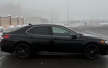 Toyota Camry, 2021 год, 1 880 000 рублей, 5 фотография