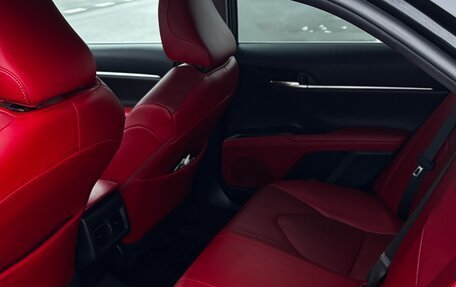 Toyota Camry, 2021 год, 1 880 000 рублей, 10 фотография