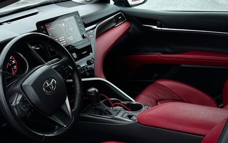 Toyota Camry, 2021 год, 1 880 000 рублей, 9 фотография