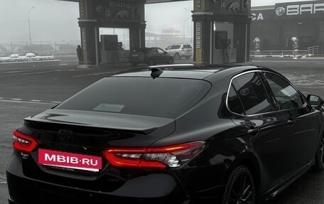 Toyota Camry, 2021 год, 1 880 000 рублей, 6 фотография