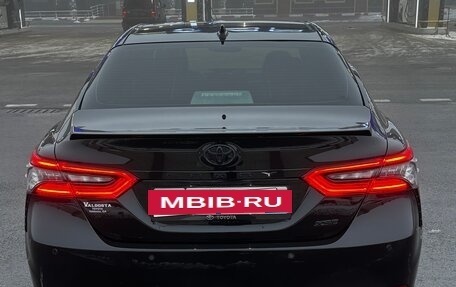 Toyota Camry, 2021 год, 1 880 000 рублей, 8 фотография