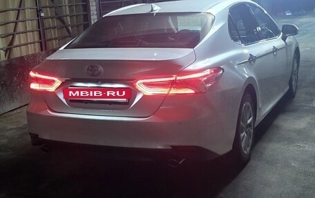 Toyota Camry, 2022 год, 3 700 000 рублей, 3 фотография