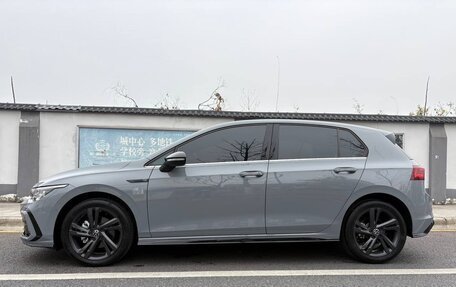 Volkswagen Golf VIII, 2023 год, 2 550 000 рублей, 2 фотография