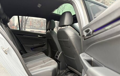 Volkswagen Golf VIII, 2023 год, 2 550 000 рублей, 6 фотография