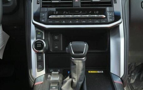 Toyota Land Cruiser, 2025 год, 13 250 000 рублей, 26 фотография