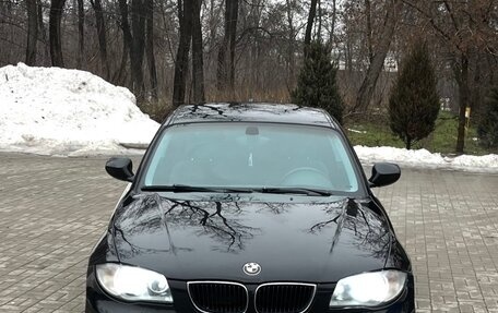 BMW 1 серия, 2011 год, 650 000 рублей, 1 фотография