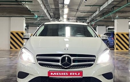 Mercedes-Benz A-Класс, 2014 год, 1 800 000 рублей, 17 фотография