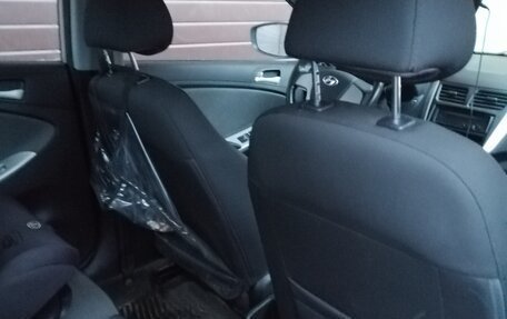 Hyundai Solaris II рестайлинг, 2013 год, 1 100 000 рублей, 9 фотография