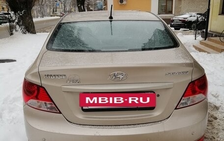 Hyundai Solaris II рестайлинг, 2013 год, 1 100 000 рублей, 4 фотография