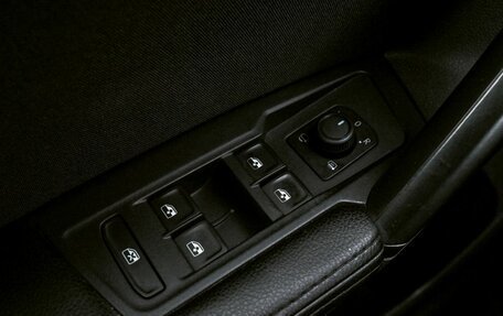 Volkswagen Tiguan II, 2021 год, 3 050 000 рублей, 16 фотография