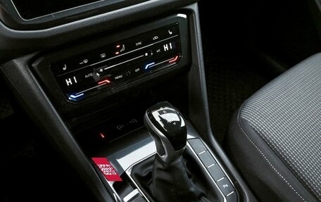 Volkswagen Tiguan II, 2021 год, 3 050 000 рублей, 14 фотография